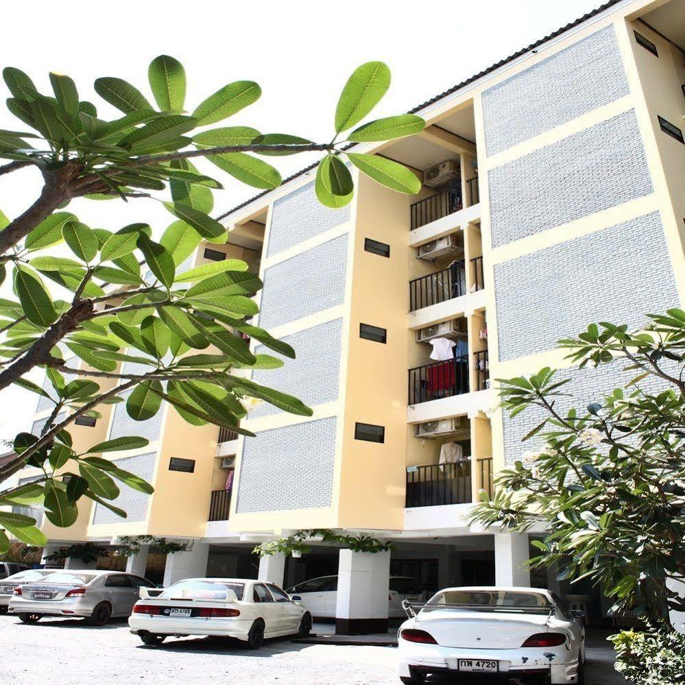 The European Place Bangkok Exterior photo